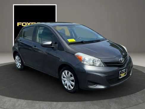 Used 2013 Toyota Yaris LE FWD image 3
