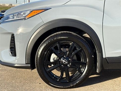 Used 2024 Nissan Kicks SR image 7