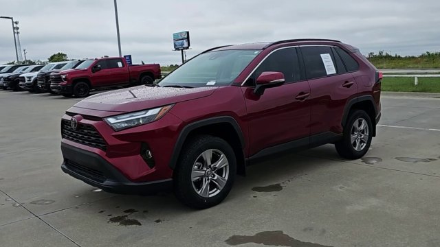 Used 2024 Toyota RAV4 XLE FWD image 4
