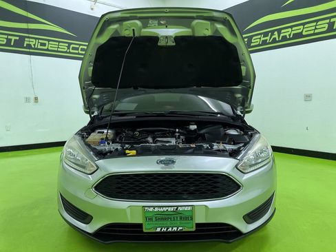 Used 2018 Ford Focus SE FWD image 4