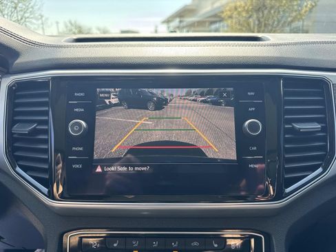 Used 2019 Volkswagen Atlas SEL R-Line AWD/4WD image 24