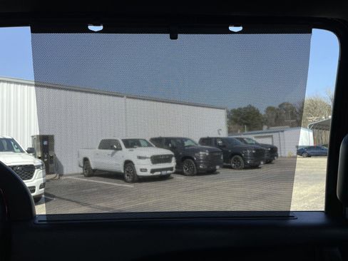 New 2026 Chrysler Pacifica Select image 33