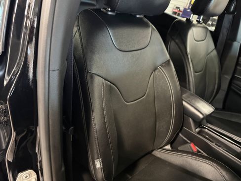 Certified 2024 Jeep Compass Limited w/ High Altitude Package AWD/4WD image 11