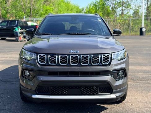 Used 2024 Jeep Compass Limited AWD/4WD image 3