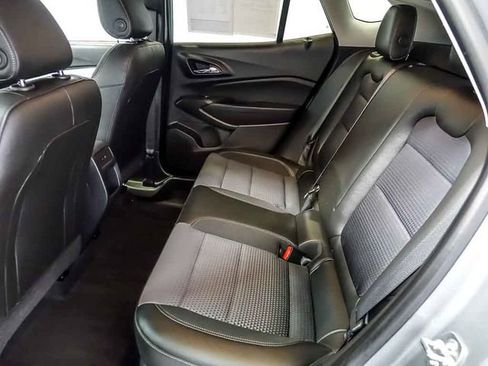 Certified 2025 Chevrolet Trax LT FWD image 14