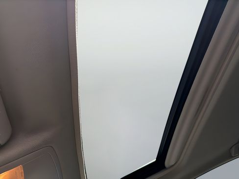 Used 2018 Toyota RAV4 Limited FWD image 38