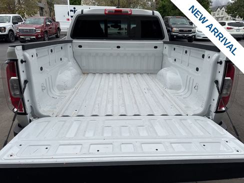 Used 2022 GMC Canyon Elevation w/ Elevation Premium Package AWD/4WD image 13