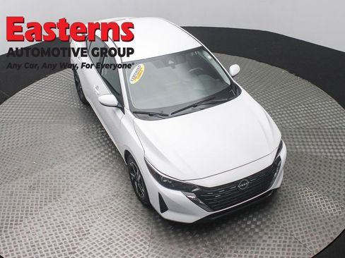 Used 2024 Nissan Sentra SV image 3