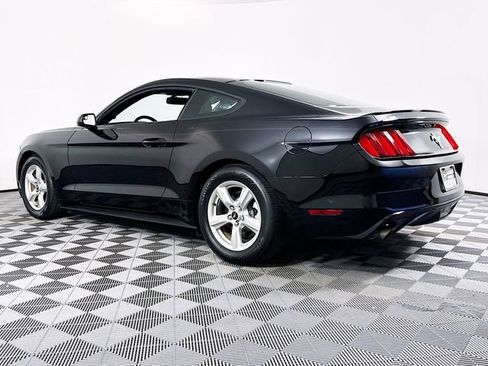Used 2017 Ford Mustang Coupe RWD image 18