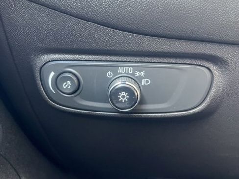 Used 2022 Chevrolet Equinox LS w/ LS Convenience Package image 31