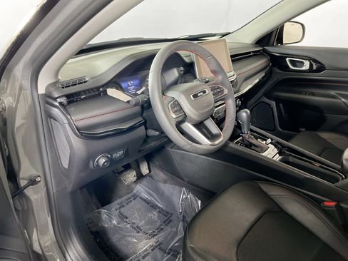 Used 2022 Jeep Compass Trailhawk AWD/4WD image 9