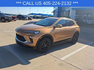 Used 2024 Buick Encore GX Sport Touring image 1