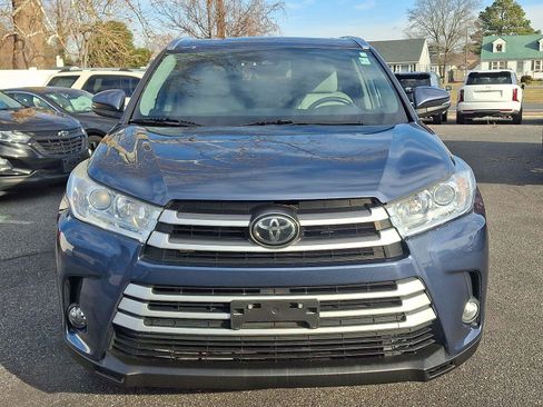 Used 2019 Toyota Highlander XLE w/ Carpet Mat Package (TMS) image 2