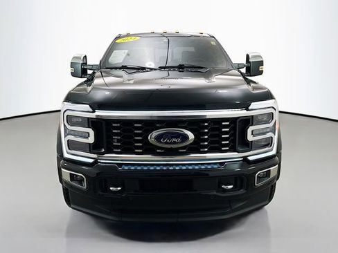 Used 2024 Ford F450 Platinum w/ FX4 Off-Road Package image 2