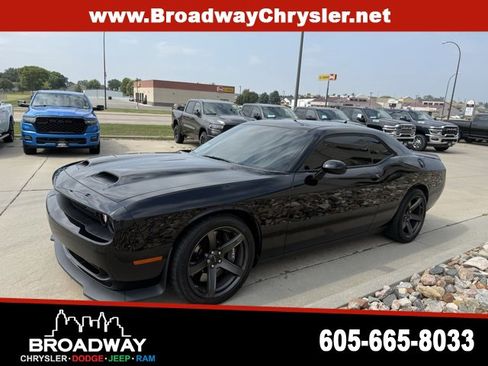 Used 2022 Dodge Challenger SRT Hellcat Redeye image 3
