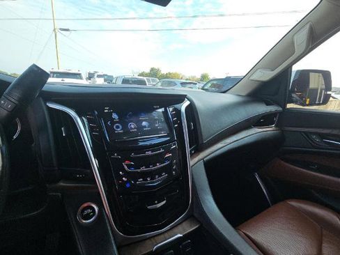 Used 2017 Nissan Maxima Platinum image 12