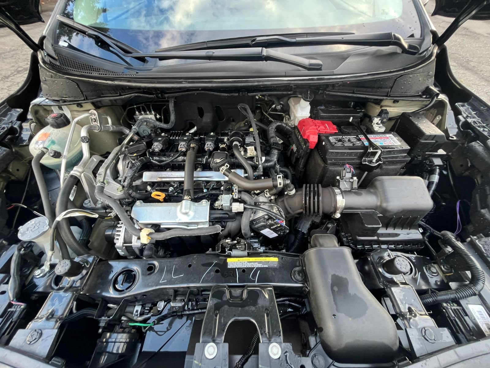 Used 2025 Nissan Versa SV FWD image 31