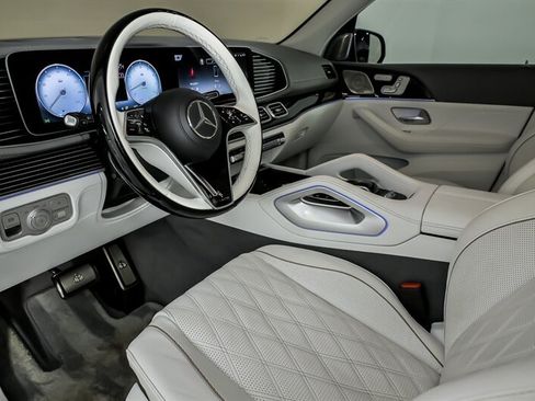 Used 2024 Mercedes-Benz Maybach GLS 600 4MATIC image 22