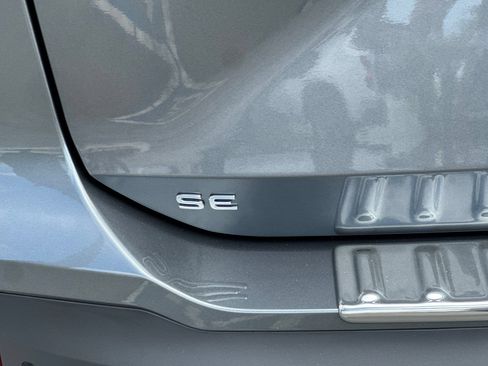 New 2026 Volkswagen Tiguan SE FWD image 7