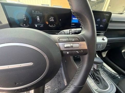 Certified 2025 Hyundai Kona SEL AWD/4WD image 26