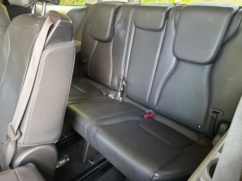 Used 2026 Kia Carnival FWD image 32