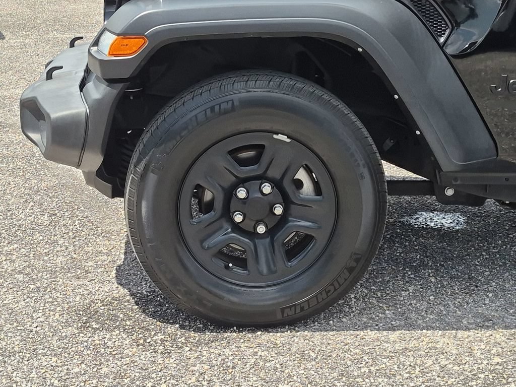 Used 2022 Jeep Wrangler Unlimited Sport AWD/4WD image 13