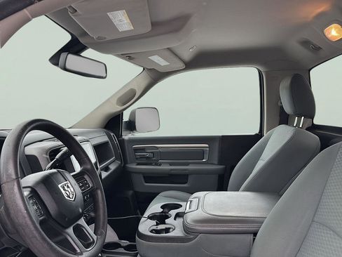 Used 2017 RAM 2500 Tradesman w/ Chrome Appearance Group image 9