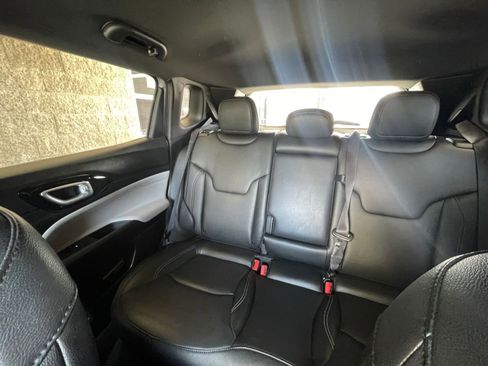 Used 2025 Jeep Compass Limited image 40