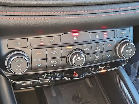 Used 2023 Dodge Durango R/T w/ Blacktop Package image 17