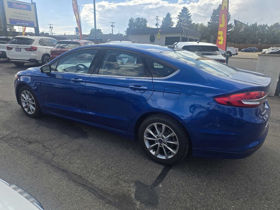 Used 2017 Ford Fusion SE FWD image 13