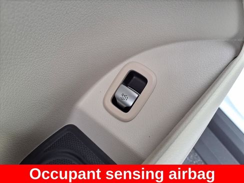 Used 2024 Mercedes-Benz GLC 300 4MATIC image 22