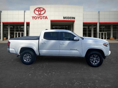 Used 2019 Toyota Tacoma SR5 RWD image 4