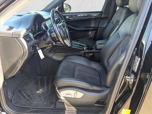 Used 2018 Porsche Macan image 14