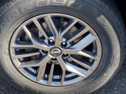 Used 2023 Nissan Rogue S AWD/4WD image 26