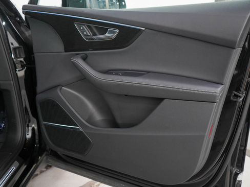 Used 2025 Audi Q7 3.0T Premium Plus image 11