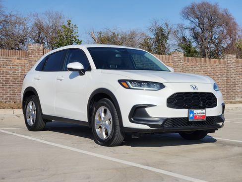 Certified 2023 Honda HR-V LX image 4