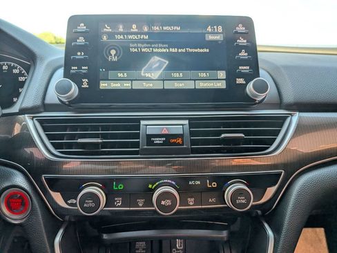 Used 2019 Honda Accord Sport image 32