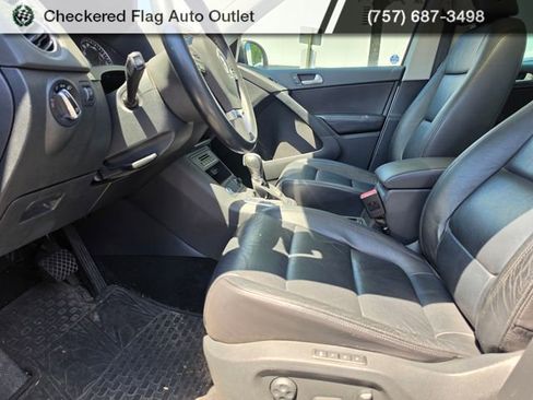 Used 2017 Volkswagen Tiguan Sport AWD/4WD image 9