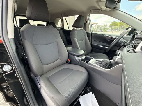 Certified 2025 Toyota RAV4 LE image 25