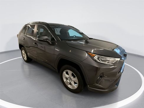 Used 2019 Toyota RAV4 XLE w/ Convenience Package image 1