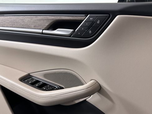 Certified 2025 Porsche Macan 4 Electric image 24