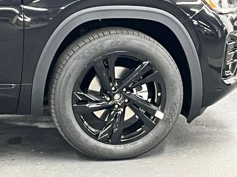 New 2026 Volkswagen Atlas Cross Sport SEL R-Line image 41