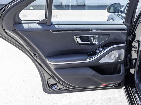 Used 2024 Mercedes-Benz S 580e 4MATIC Sedan image 22