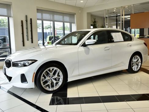 Used 2025 BMW 330i xDrive Sedan AWD/4WD image 3
