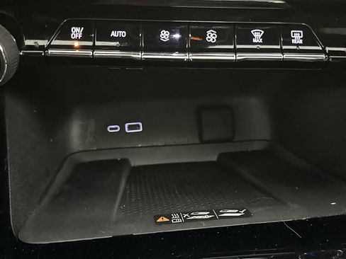 Used 2024 Chevrolet Traverse LT w/ LPO, Floor Liner Package AWD/4WD image 59