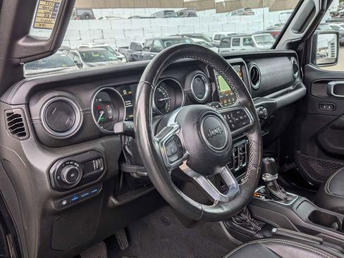 Used 2023 Jeep Wrangler Sahara w/ Cold Weather Group AWD/4WD image 9