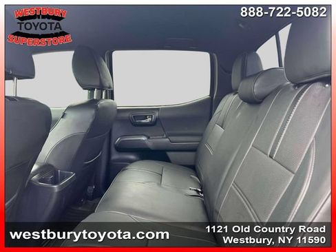 Used 2018 Toyota Tacoma TRD Sport AWD/4WD image 15