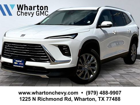 Used 2025 Buick Enclave Preferred FWD image 1