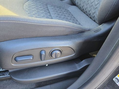 Used 2023 Chevrolet Equinox LT image 20