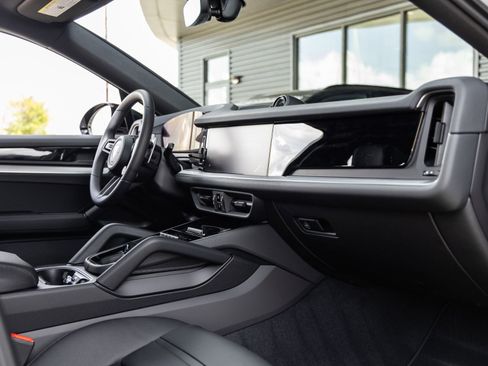 New 2026 Porsche Cayenne Coupe image 48